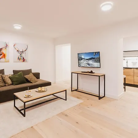 Bergkranz * سيفيلد ان تيرول